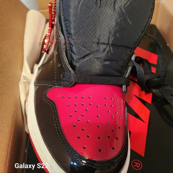 The Nike Air Jordan 1 Retro High OG Patent Bred - Picture 3 of 12